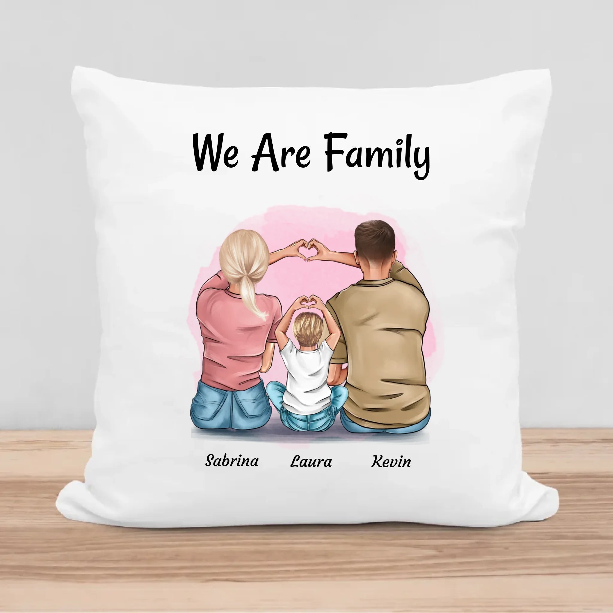 familie-mama-papa-kind-kissen-geschenk-personalisiert-us-8230638256394_0.webp